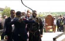 "Не убил - уже хорошо": появилось видео, как Зеленский стреляет из лука в "кабана" (видео)