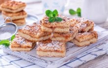 Розсипчастий тертий пиріг: як приготувати смачну випічку з повидлом