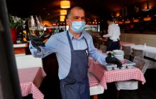 Коронавірусна криза: винороби у Франції перероблять непродане вино в санітайзери для рук