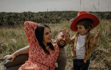 Семейное счастье: Джамала показала нежные снимки с мужем и маленьким сыном