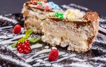 Нежно-воздушный "Киевский торт": как приготовить легендарное лакомство
