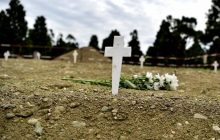 The Guardian: В Италии семьи умерших от коронавируса требуют разрешение откопать родных на кладбище