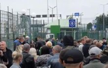 На українсько-польському кордоні "Шегині" утворилася черга у кількасот людей