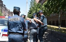 У Вірменії затримали понад 100 активістів під час протесту опозиції