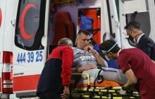 Голкипер турецкого топ-клуба спас ворота ценой двойного перелома ноги (видео)