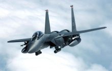 Біля узбережжя Британії розбився винищувач США, пілот зник безвісти