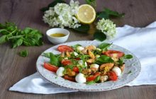 Яркий салат с рукколой: как приготовить витаминное блюдо