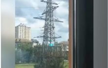 В Киеве взорвалась электровышка, момент попал на видео