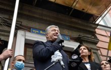Пообещал не скрываться: прокуратура передумала и не будет просить арестовать Порошенко
