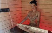 "У вас своя попа?": Даша Астафьева удивила поклонников фигурой в купальнике (видео)