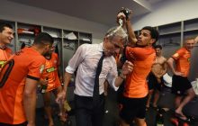 Победные эмоции: как футболисты Шахтера праздновали чемпионство (фото, видео)