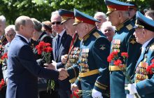 У російському місті придумали заміну параду 9 травня: будуть кошмарити ветеранів концертами