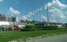 У мережі показали довжелезний затор з вантажівок на Північному мосту в Києві (відео)