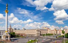 С Днем Конституции Украины: лучшие поздравления в стихах, прозе и открытках