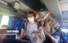 Пасажир на пасажирі: харківські перевізники "забули" про карантин – соцмережі (фото)