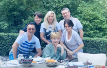 Алла Пугачова змінила зачіску й різко помолодшала (фото)