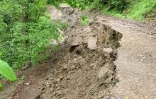 На Львівщині через негоду зруйнована дорога Східниця – Орів: проїзд заблоковано (фото)