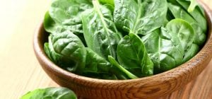 Шеф-кухар радить: як зменшити гіркоту шпинату під час приготування