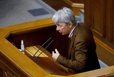 У Раді відреагували на відставку Ткаченка