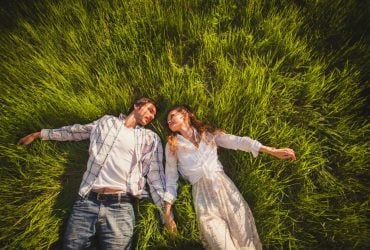 Психологія чоловіків: він досі щиро кохає вас, якщо робить ці 11 речей