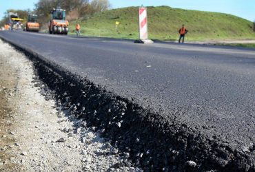 В Україні новий тендерний скандал: на ремонт доріг дали майже 4 млрд грн