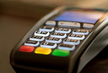 Еда, техника, рестораны: стало известно, на что украинцы чаще тратили деньги в мае