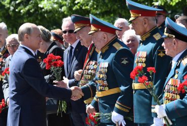 В российском городе придумали замену параду 9 мая: будут кошмарить ветеранов концертами