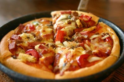 На чому можна випікати піцу?