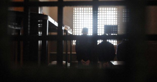 Министр юстиции рассказал, сколько заключенных "отпросились" на фронт