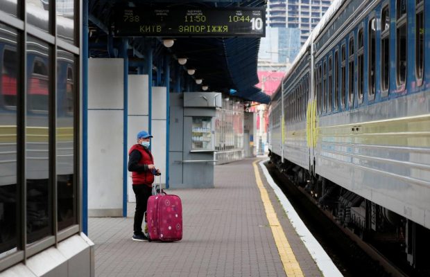 У Запоріжжі зійшли з рейок вагони: 5 пасажирських поїздів затримаються