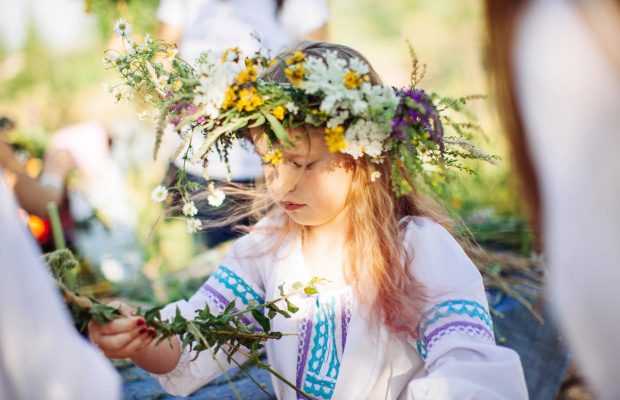 Зі Святою Трійцею – яскраві листівки та привітання у віршах і прозі