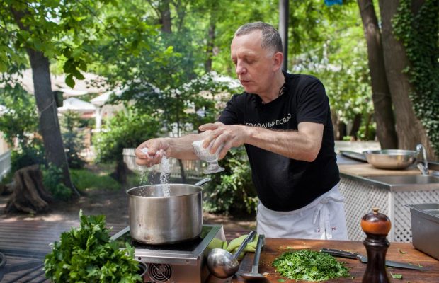 Рецепт плова с черноморскими мидиями от Саввы Либкина (видео)