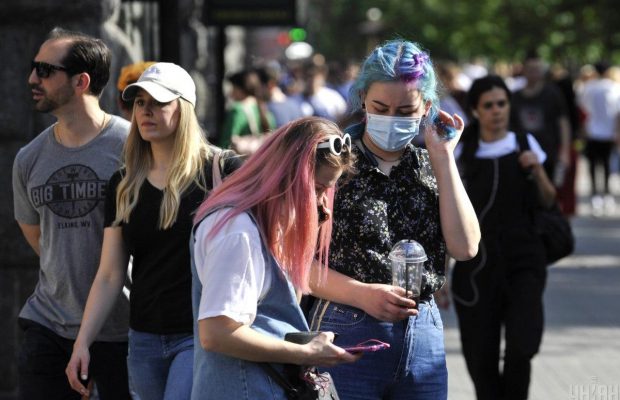 Украина попала в "красную зону" из-за высокой заболеваемости коронавирусом