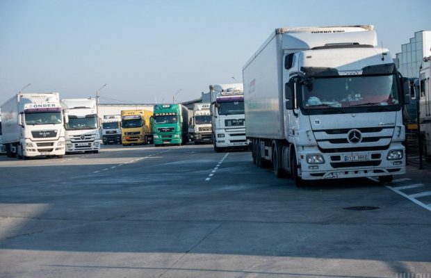 Как повлияла блокада границы с Польшей на проезд автобусов и частных авто: ответ ГПСУ