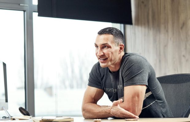 Владимир Кличко восхитил болельщиков своими стальными мышцами (фото)