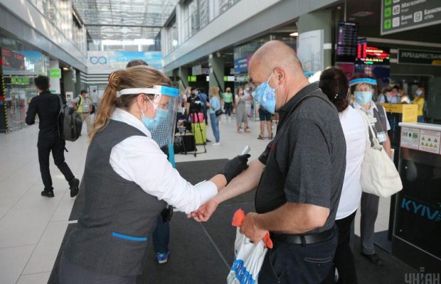 В двух украинских аэропортах могут появиться лаборатории для тестирования на COVID-19