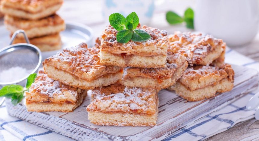 Рассыпчатый тертый пирог: как приготовить вкусную выпечку с повидлом
