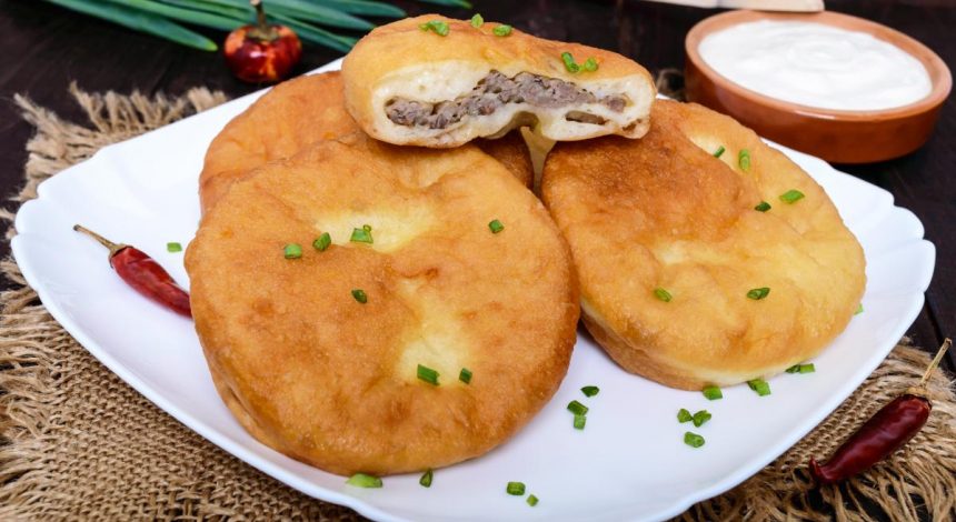 Румяные, пышные и сочные беляши: как приготовить вкусное блюдо