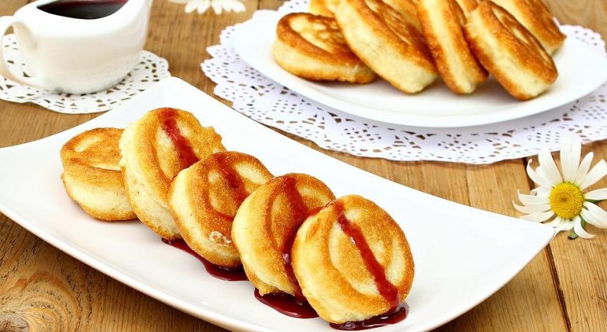 Румяные и пышные оладьи на воде: как приготовить вкусное блюдо
