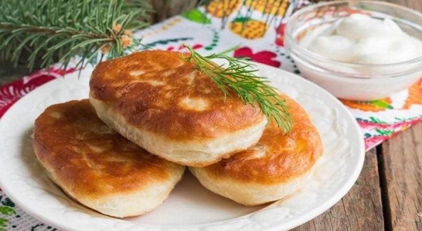 Румяные жареные пирожки: как приготовить вкусные и пышные на кефире