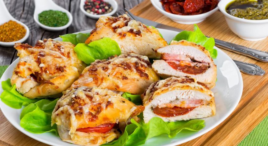 Сочная запеченная курятина: как приготовить блюдо из филе в духовке