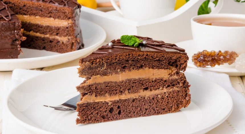 Шоколадно-ароматный "Пражский торт": как приготовить невероятный десерт