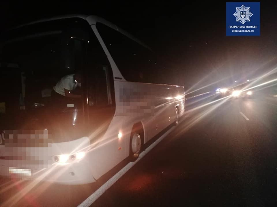НП сталася на 38 км автодороги Київ-Одеса / фото Патрульна поліція Київської області НП сталася на 38 км автодороги Київ-Одеса / фото Патрульна поліція Київської області