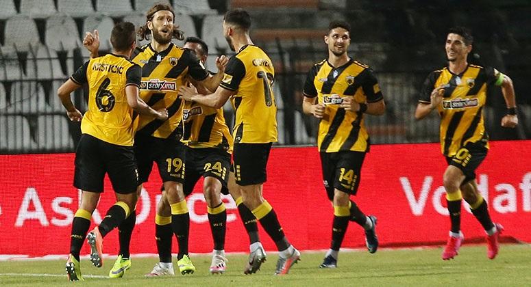Дмитро Чигринський відкрив рахунок у матчі / фото aekfc.gr Дмитро Чигринський відкрив рахунок у матчі / фото aekfc.gr