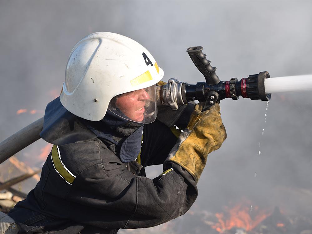 В Київській області сталася пожежа на складі використаних шин / ілюстративне фото ДСНС