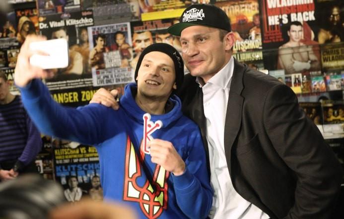 Руфер заявив, що Кличко намагався скинути його з мосту / УНІАН Руфер заявив, що Кличко намагався скинути його з мосту / УНІАН