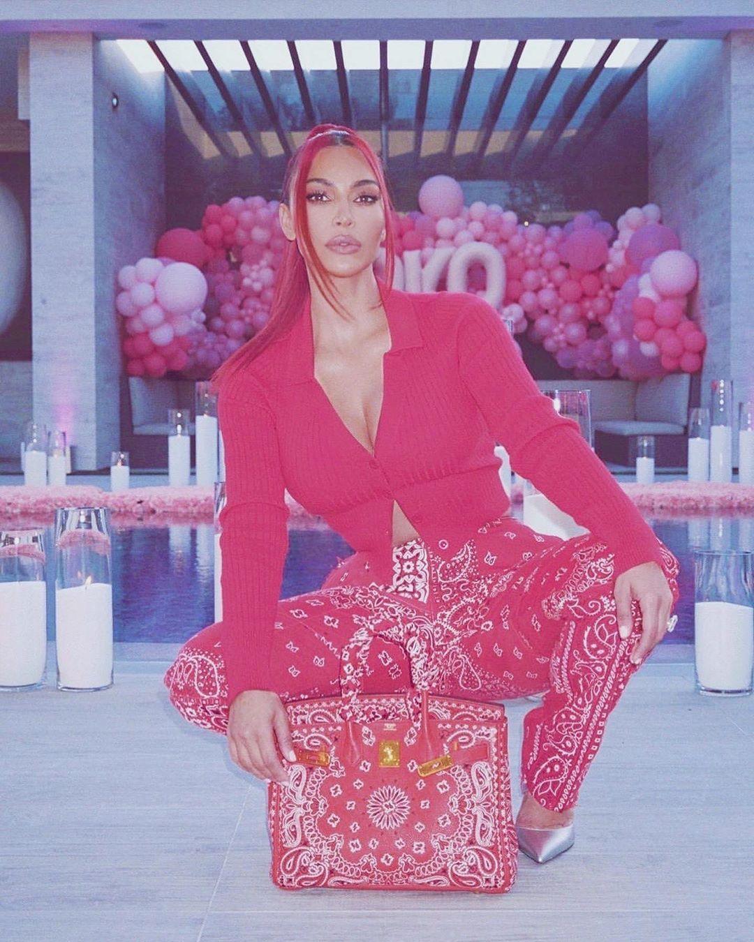 Кардашьян пофарбувала волосся / фото instagram.com/kimkardashian Кардашьян пофарбувала волосся / фото instagram.com/kimkardashian