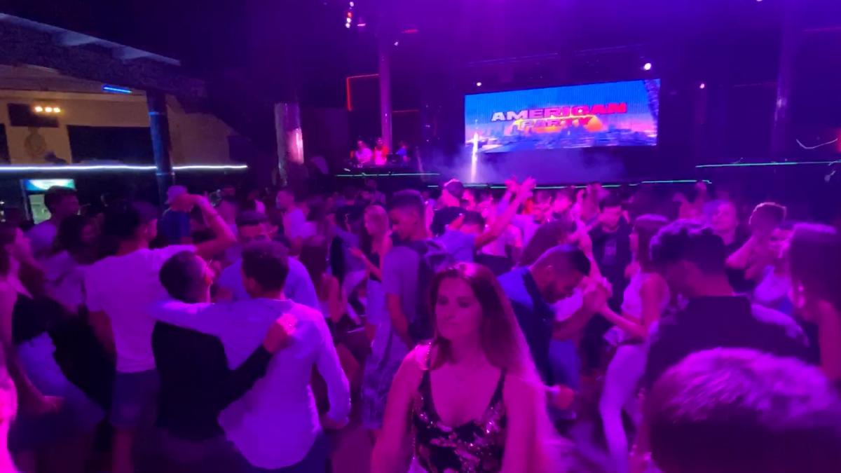 У нічних клубах Одеси вірусу «немає» - величезні натовпи відриваються на повну