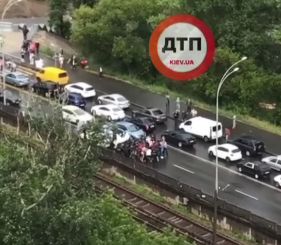 На мосту Метро - митинг / Скриншот На мосту Метро - митинг / Скриншот