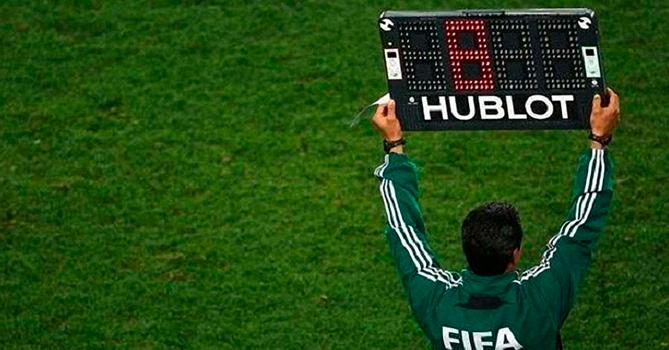 Більша кількість замін знижує навантаження на футболістів / фото fifa.com Більша кількість замін знижує навантаження на футболістів / фото fifa.com